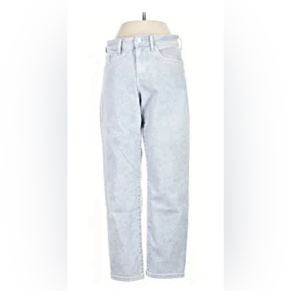 Express Boyfriend Mid Rise Jeans 4P 
Buttery soft
New, never warn
Light Wash